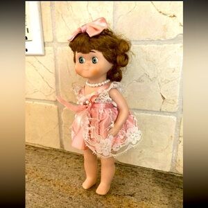 1997 Goebel Dolly Dingle Doll